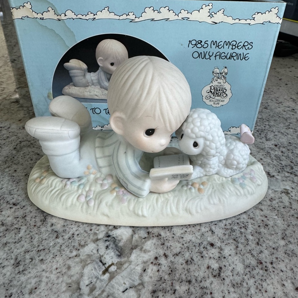 1985 members only Precious Moments Child with Lamb Figurine - White and Cream